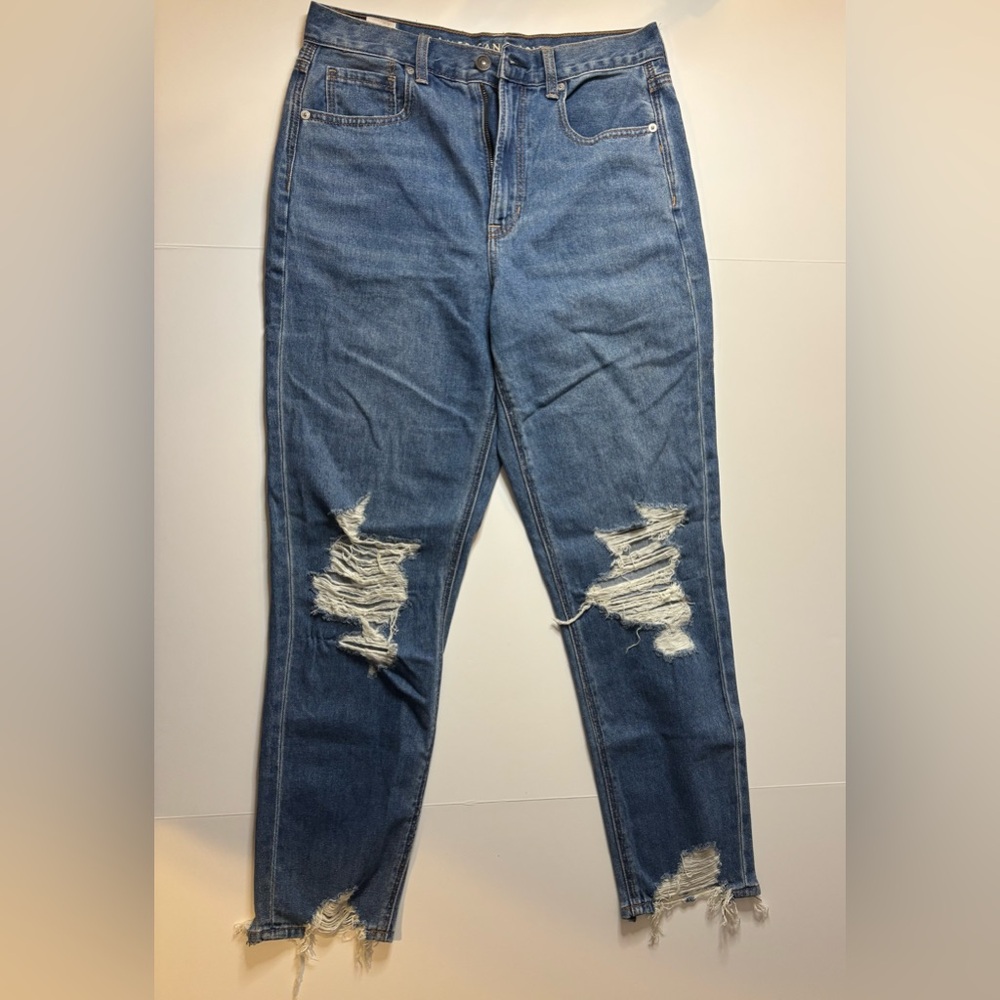 American Eagle outfitters women’s distressed high waisted mom jeans size 6